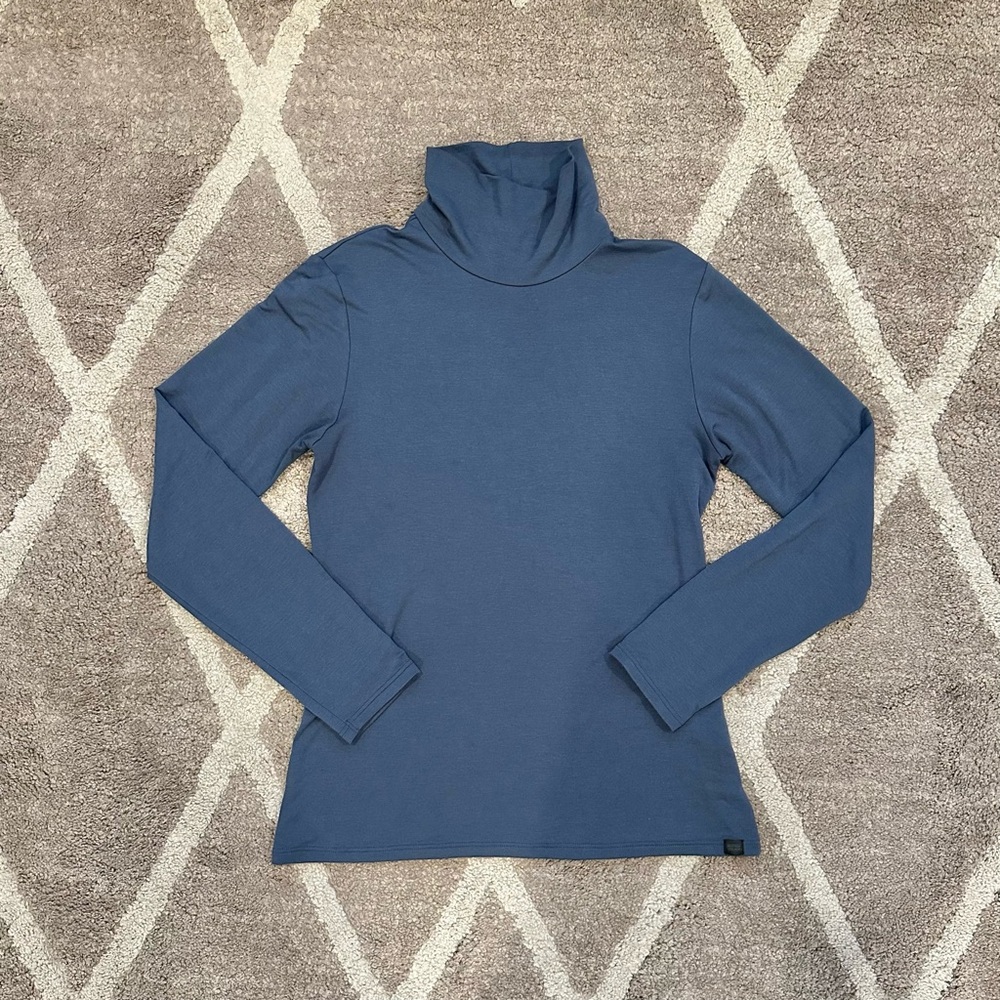 Uniqlo Women’s HEATTECH Extra Warm Turtleneck Size Large